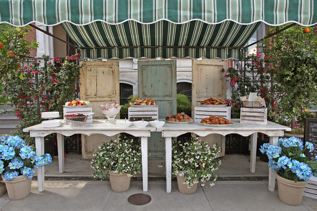 FRENCH COUNTRY PICNIC Warner Bros. Special Events